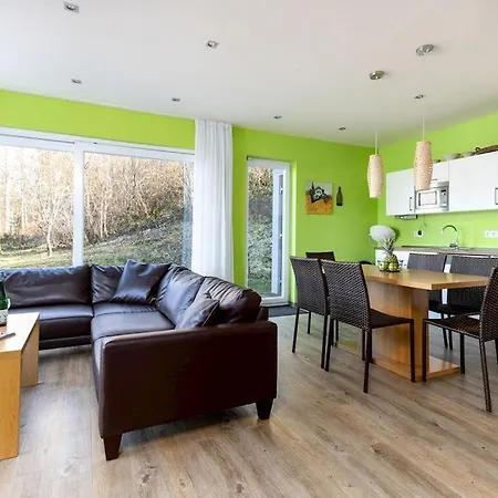 Luxurioser 6 Personen Bungalow Im Campingpark Eifel Waxweiler